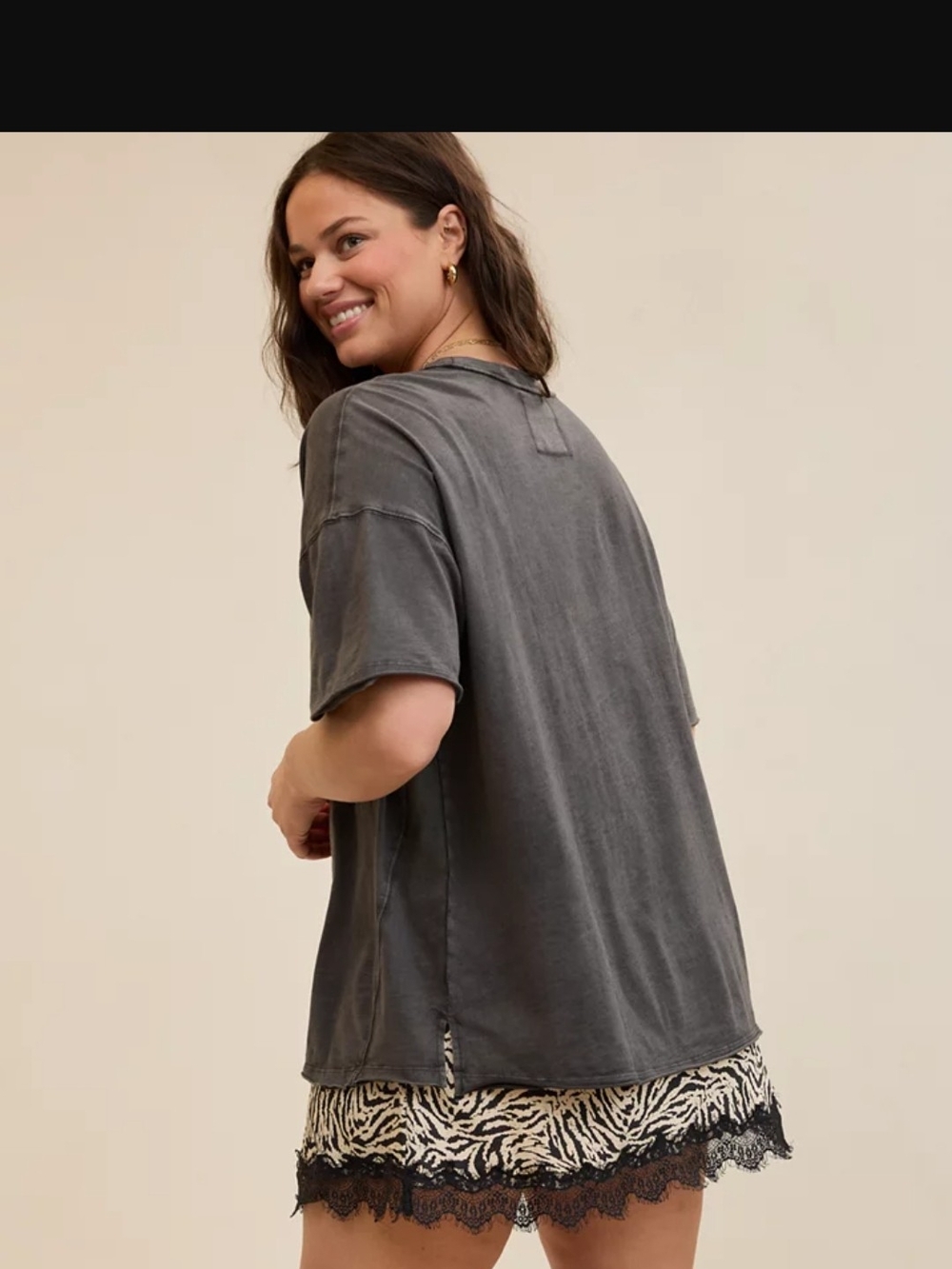 aerie NWT Charcoal Gray Graphic Short Sleeve Tee Boyfriend Boxy T White Tiger - Picture 2 of 14